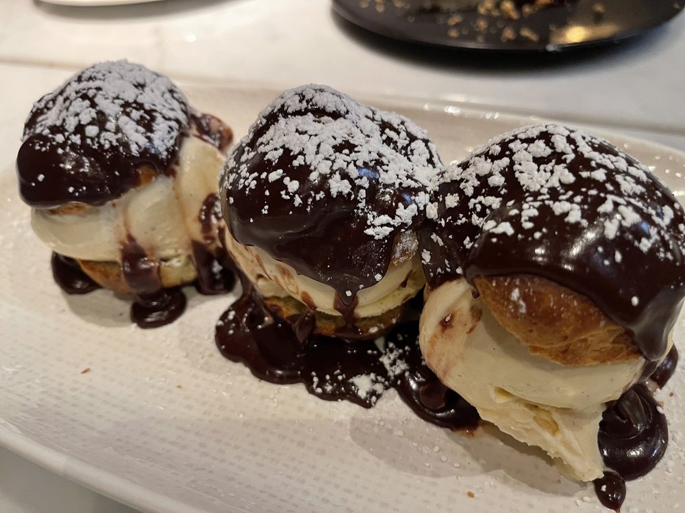 Profiteroles