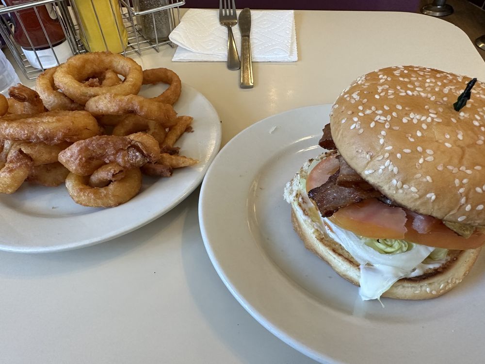 Onion Rings and Bacon Cheeseburger
